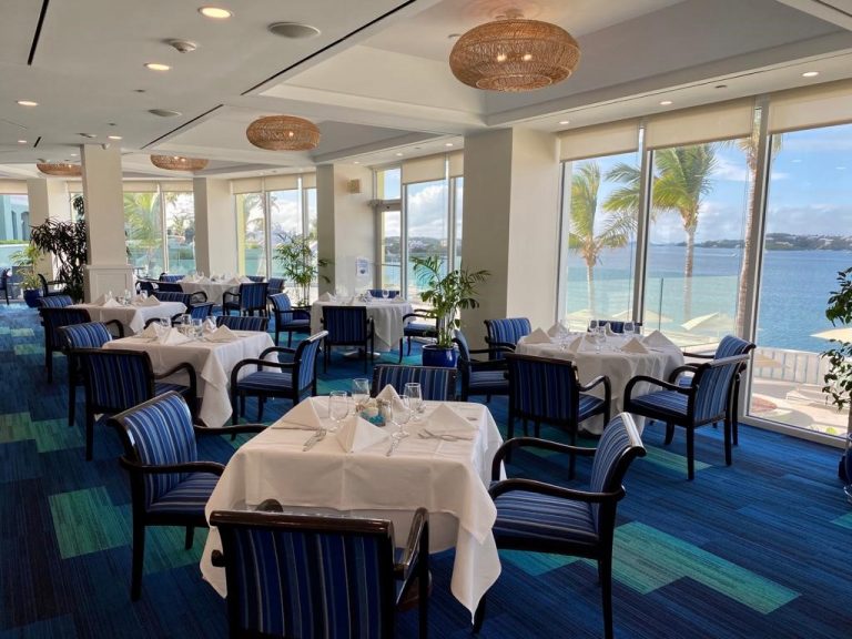 Aurora – Dining Bermuda